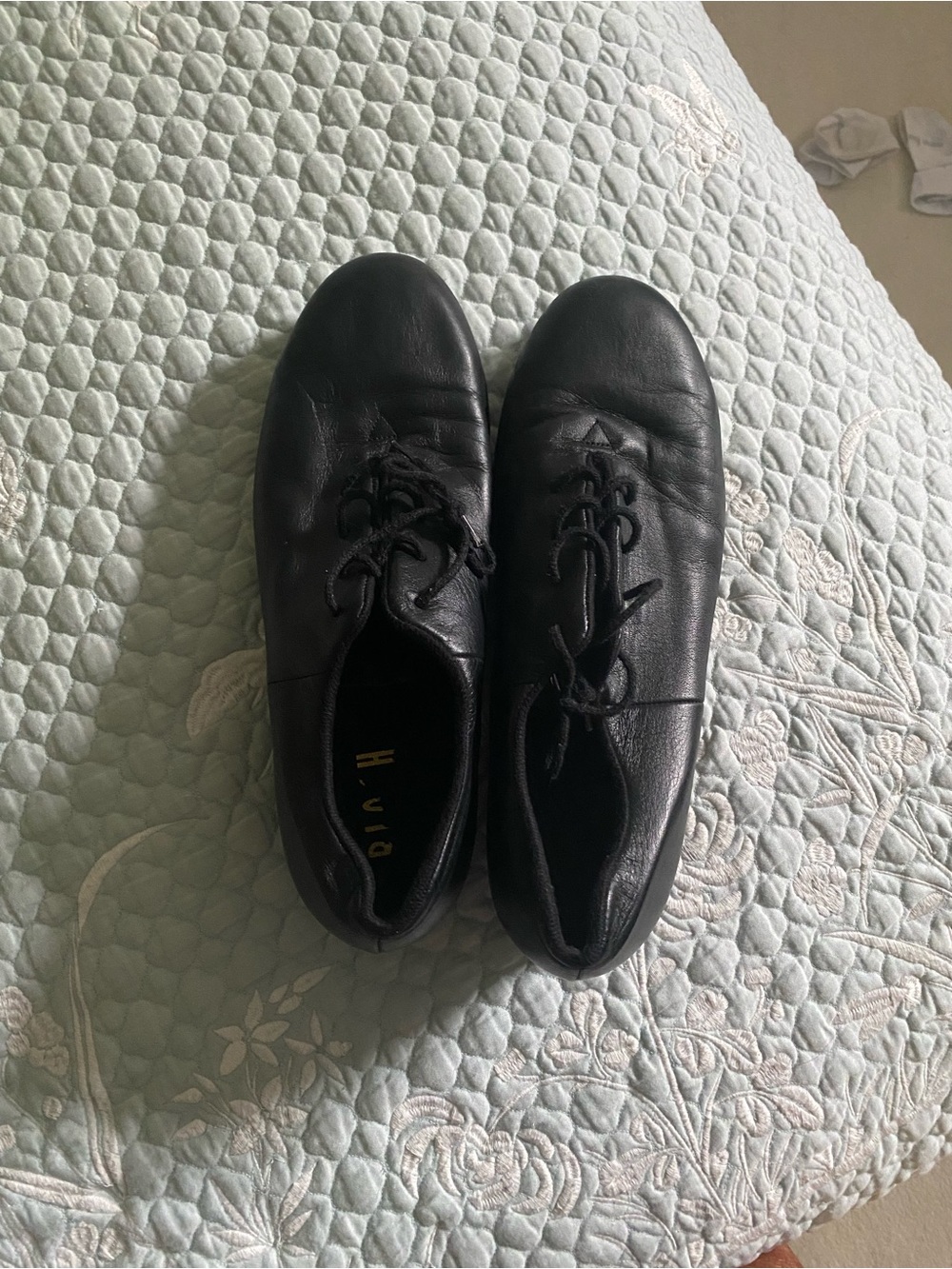 Bloch Black Leather Lace-Up Tap Shoes women’s